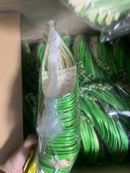 Thuyền mây tre đan